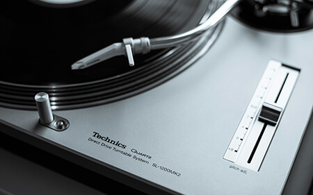 音程を調節できるレコードプレーヤー